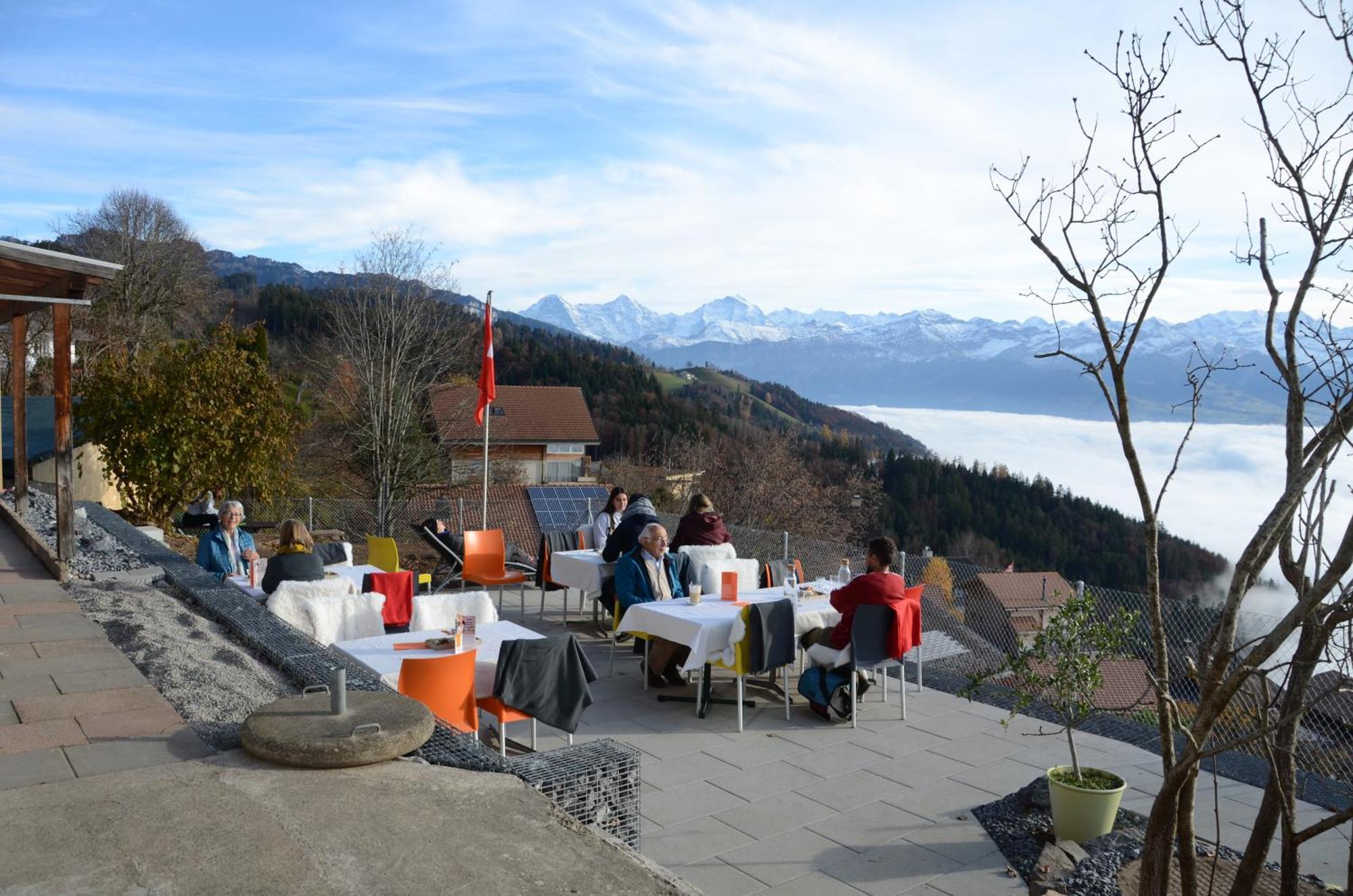 Pension Läbeshuus - Bistro Sonnegg Heiligenschwendi Extérieur photo